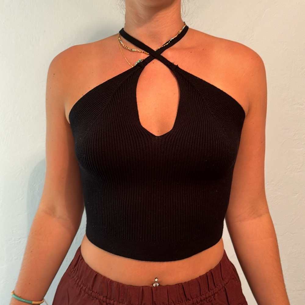 Black Ribbed crop top - size M